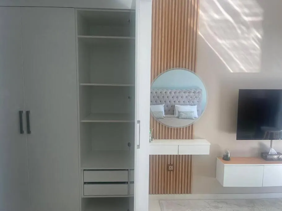 Cool Chic Apart On Canal Apartment Dubai
