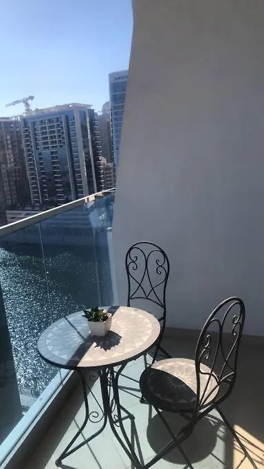 Cool Chic Apart On Canal Apartment Dubai